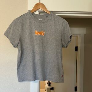 Levi's Women’s Cropped T-Shirt with raised logo